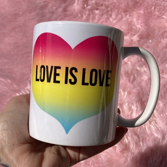 Love is Love rainbow heart mug - Picture 2 of 5